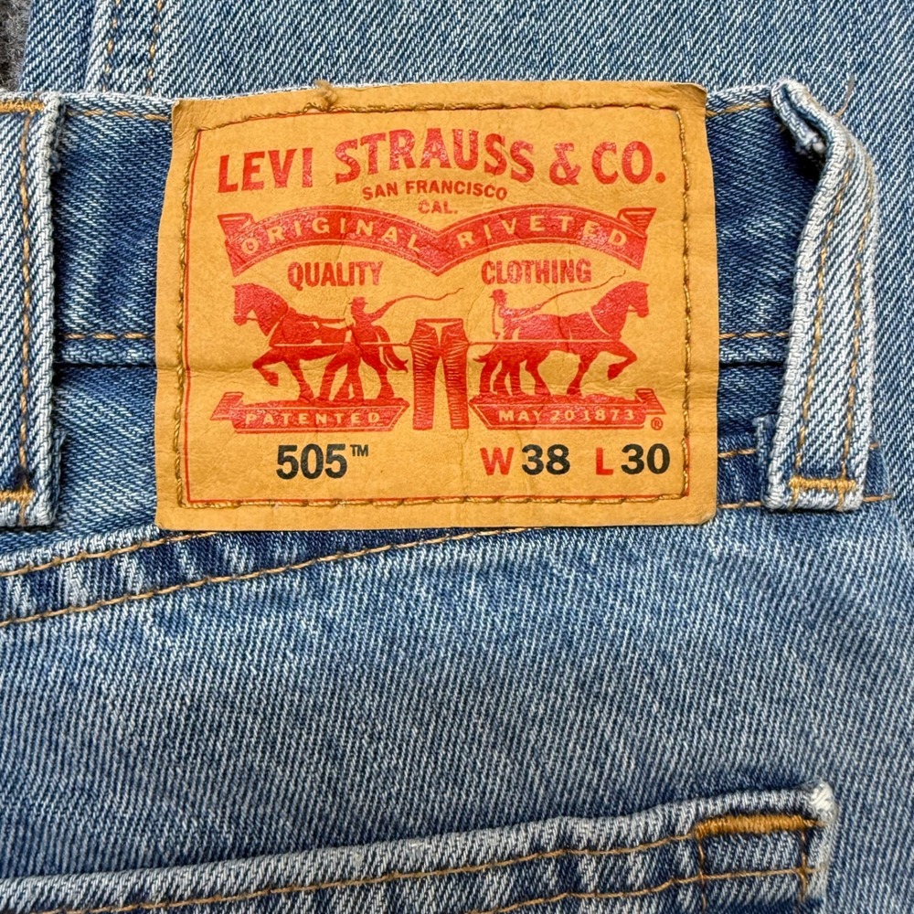 Levi's 505 38x26 Regular Fit Straight Leg Jeans Light Wash Classic Denim - Picture 9 of 13